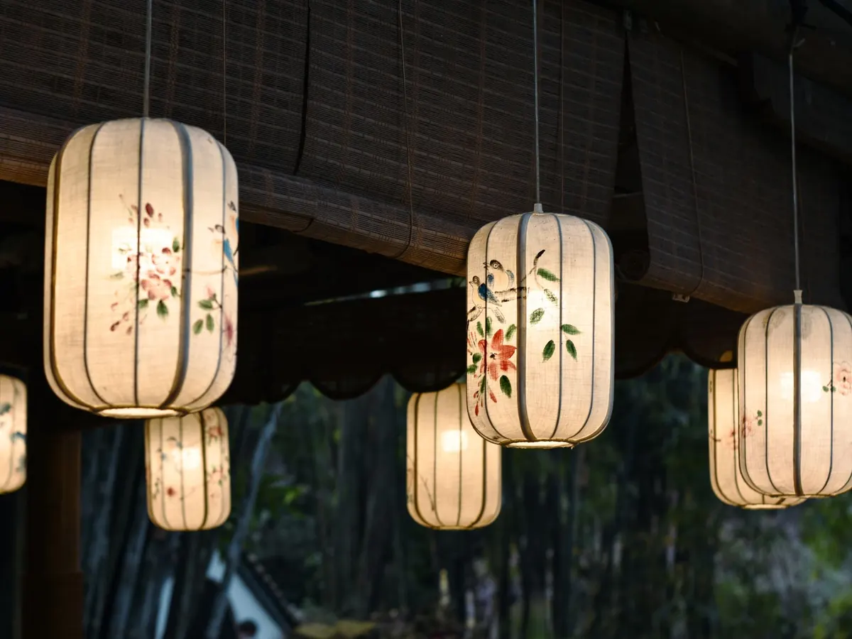 Lantern Safety in British Gardens: A Seasonal Checklist for Wind, Rain and Summer Evenings